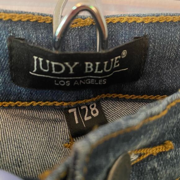 Judy Blue Skinny Fit Medium Wash Distressed Jeans Medium Wash Women size 7 / 28 - Picture 2 of 10